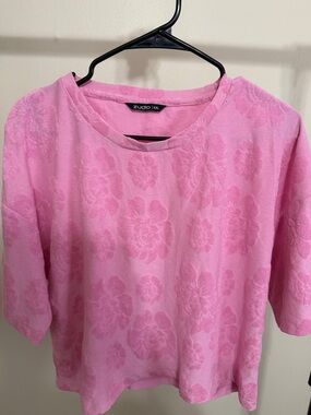 Pink Short Sleeve Floral Texture Tee